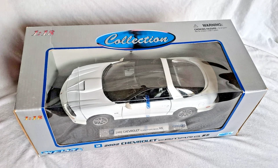 CHEVROLET CAMARO SS 2002 white 1:18 Welly WE19861WH come nuovo/ as new - Immagine 2 di 4