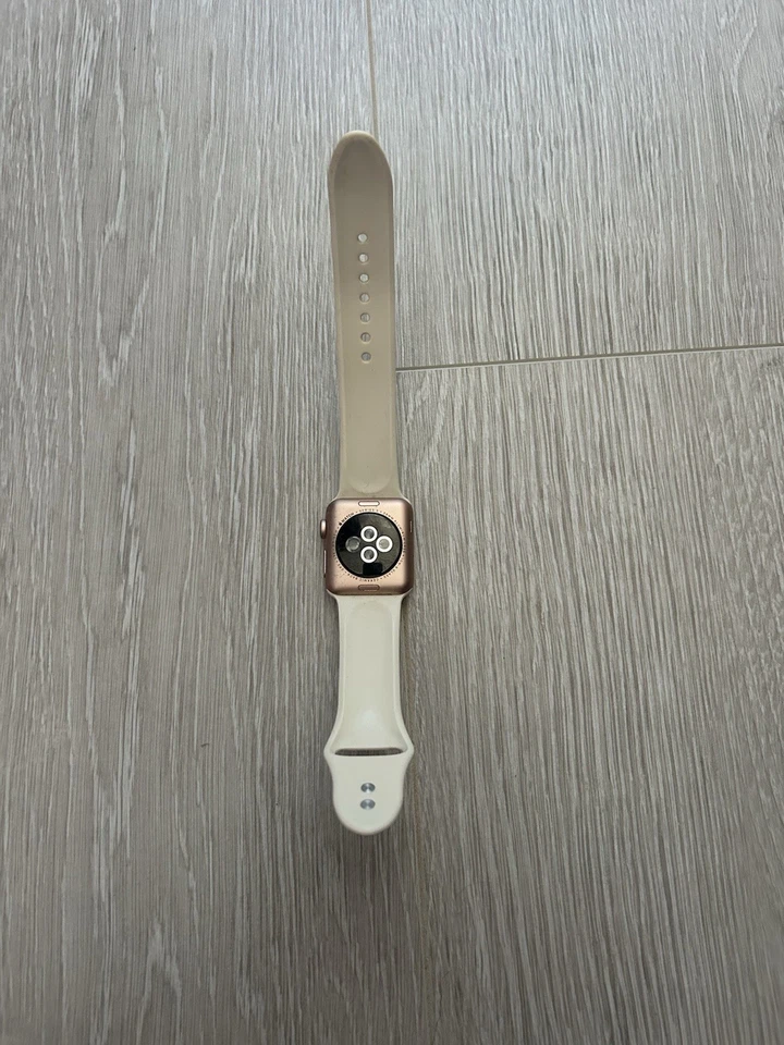 Apple Watch Series 3, photo 2 of 2