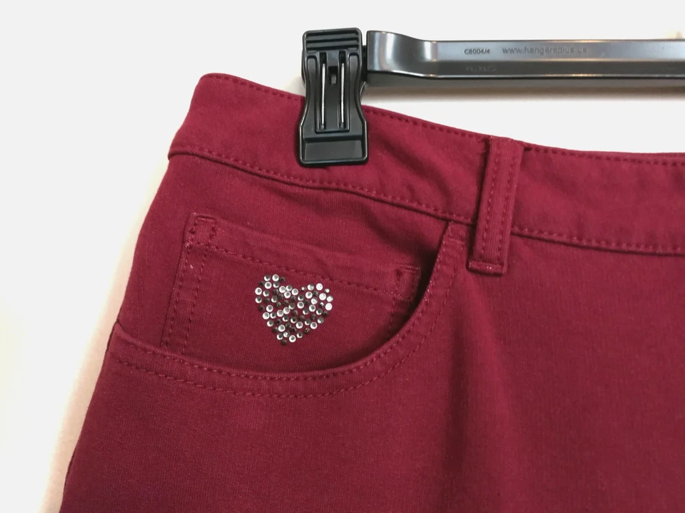 Quacker Factory Womens Pants 14 Short Maroon Stretch Pockets Rhinestone Hearts - Image 2 of 4