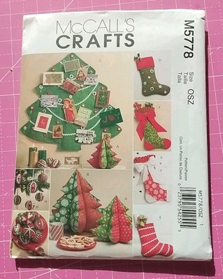 McCalls 5778 Christmas Decor Pattern Plush Trees Ornaments Card Display Stocking