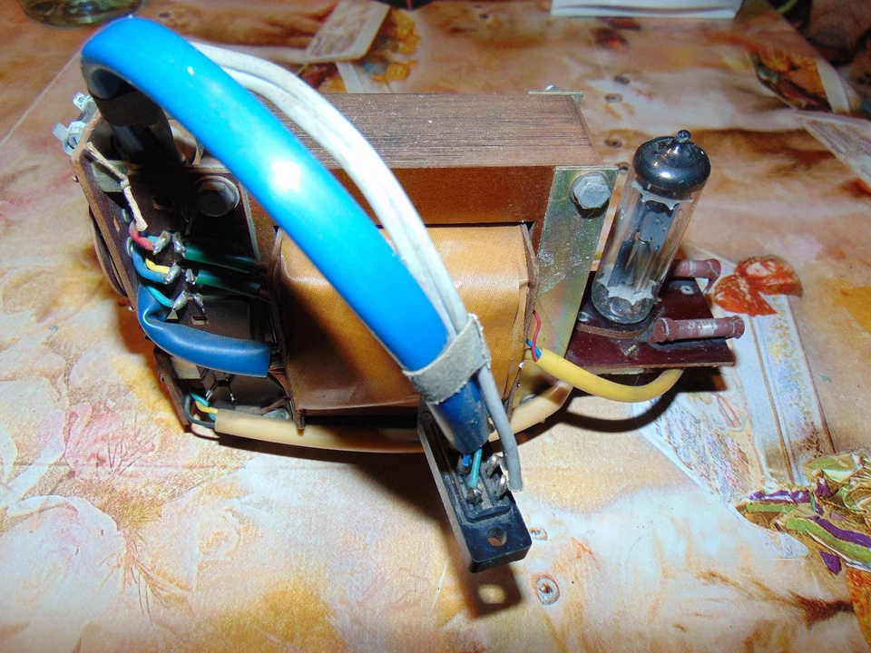 Netztrafo aus Rema-2072, RFT - Bild 2 von 4