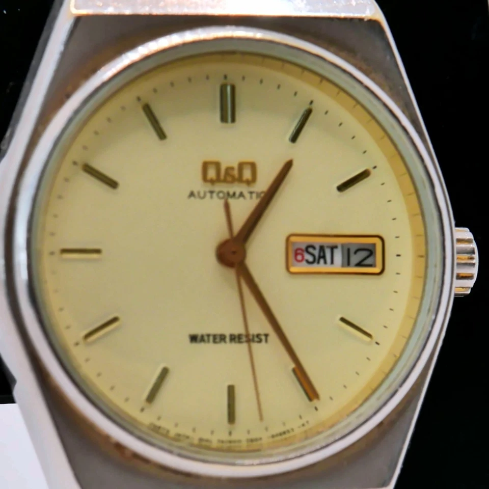 Reloj de pulsera automático Q&Q vintage para hombre - día/fecha - correa de acero inoxidable - probado Foto 3 de 4
