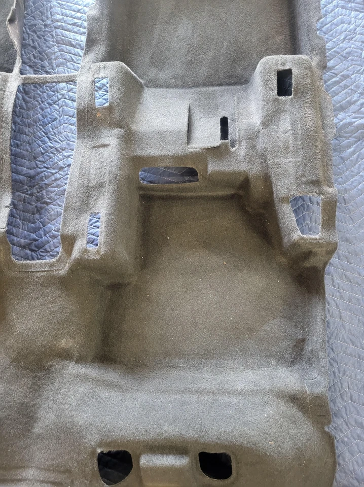 Alfombra Buick Encore 2019 cubierta de piso delantera y trasera 2017-2022 usada OEM Foto 4 de 4