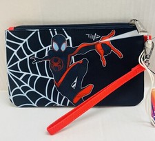 Cartera Muñequera Loungefly Marvel Spiderverse Miles Morales Nylon