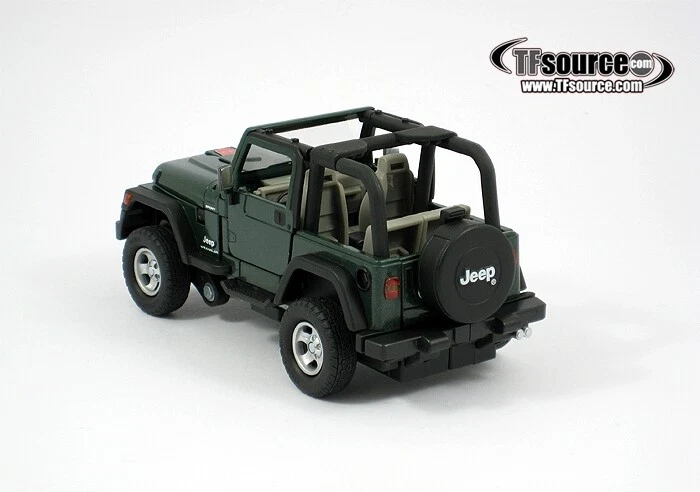 Takaratomy Transformers Binaltech BT-04 Hound featuring Jeep Wrangler - Image 4 of 4