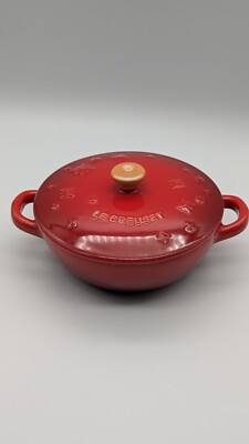 Le Creuset Mini Marmite Star Relief 12cm, w/Gold Knob, Cerise Red Stoneware NEW!
