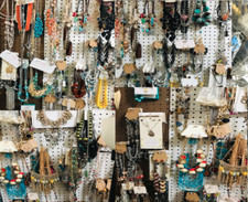 LOT 40 NECKLACES NECKLACE SETS WHOLESALE JEWELRY ALL NEW RETAIL GIFTS