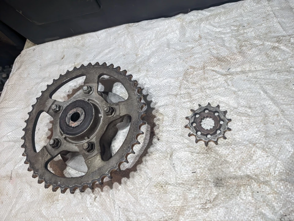 Soporte de montaje de buje portador de piñón delantero trasero Suzuki GSX600 Foto 4 de 4