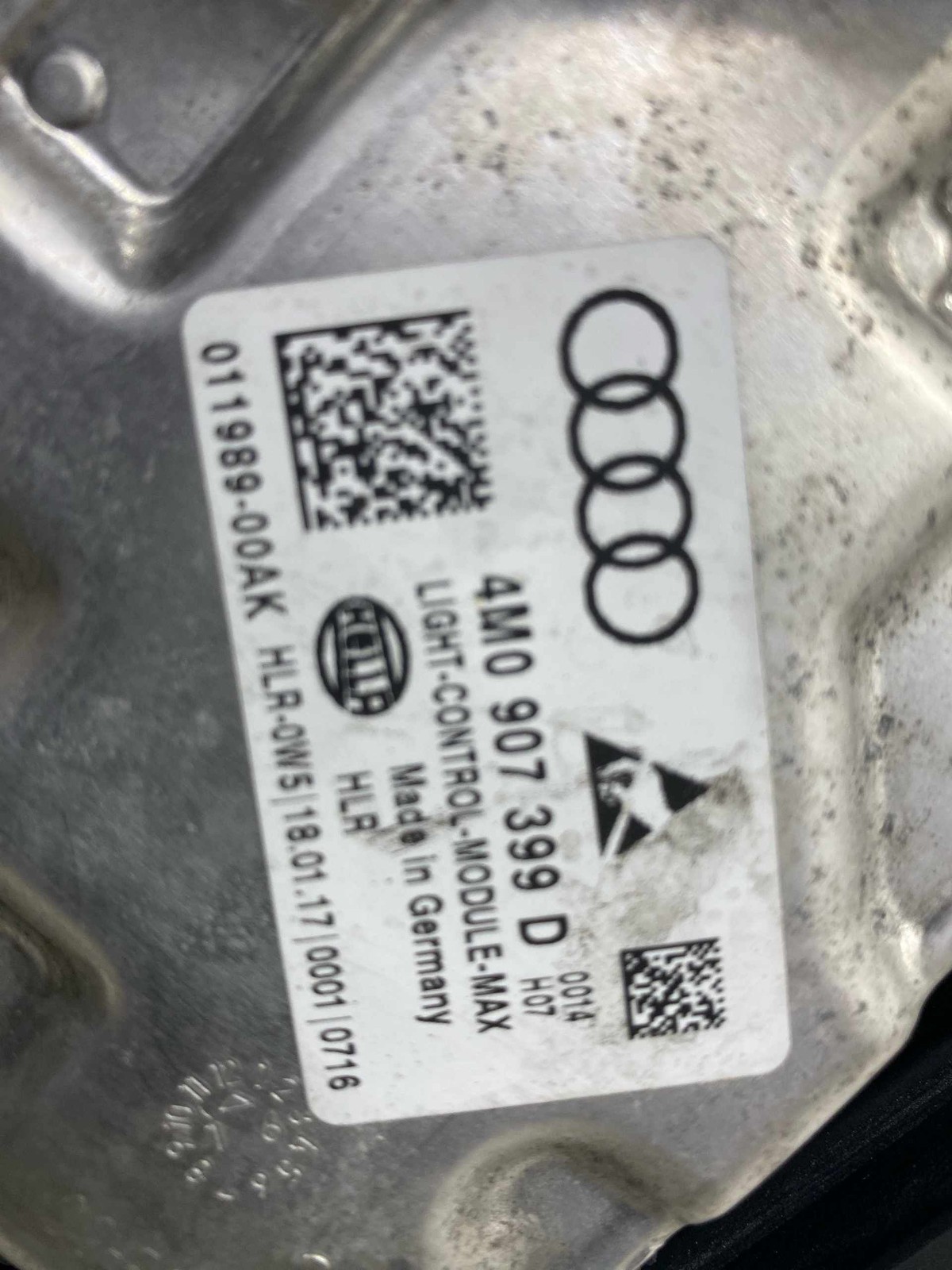 Bentley Bentayga 2015-2020 Front Left Headlight P/N 4M0907399D