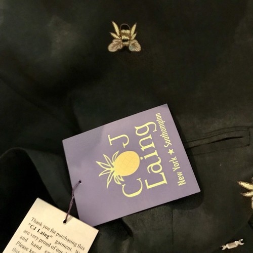 New CJ Laing C J Laing Black Bermuda Shorts with Gold Bees 100% Linen Size 8 - Picture 10 of 12