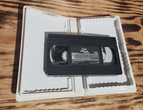 The Brave Little Toaster Goes to Mars (VHS, 1998, Clam Shell) - Picture 3 of 4