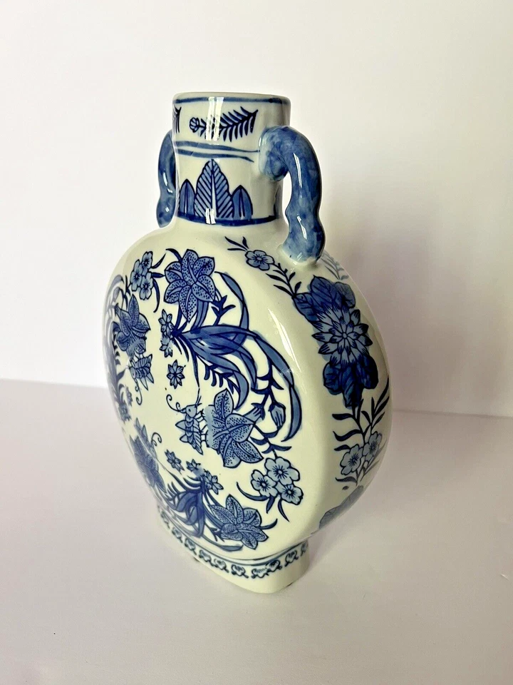 NUEVO Florero redondo floral azul y blanco con asas 11" de alto Foto 3 de 4