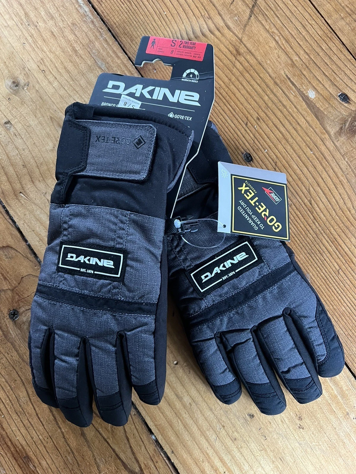 NWT Dakine Bronco Gore-Tex Snow Board Gloves Size Small $70