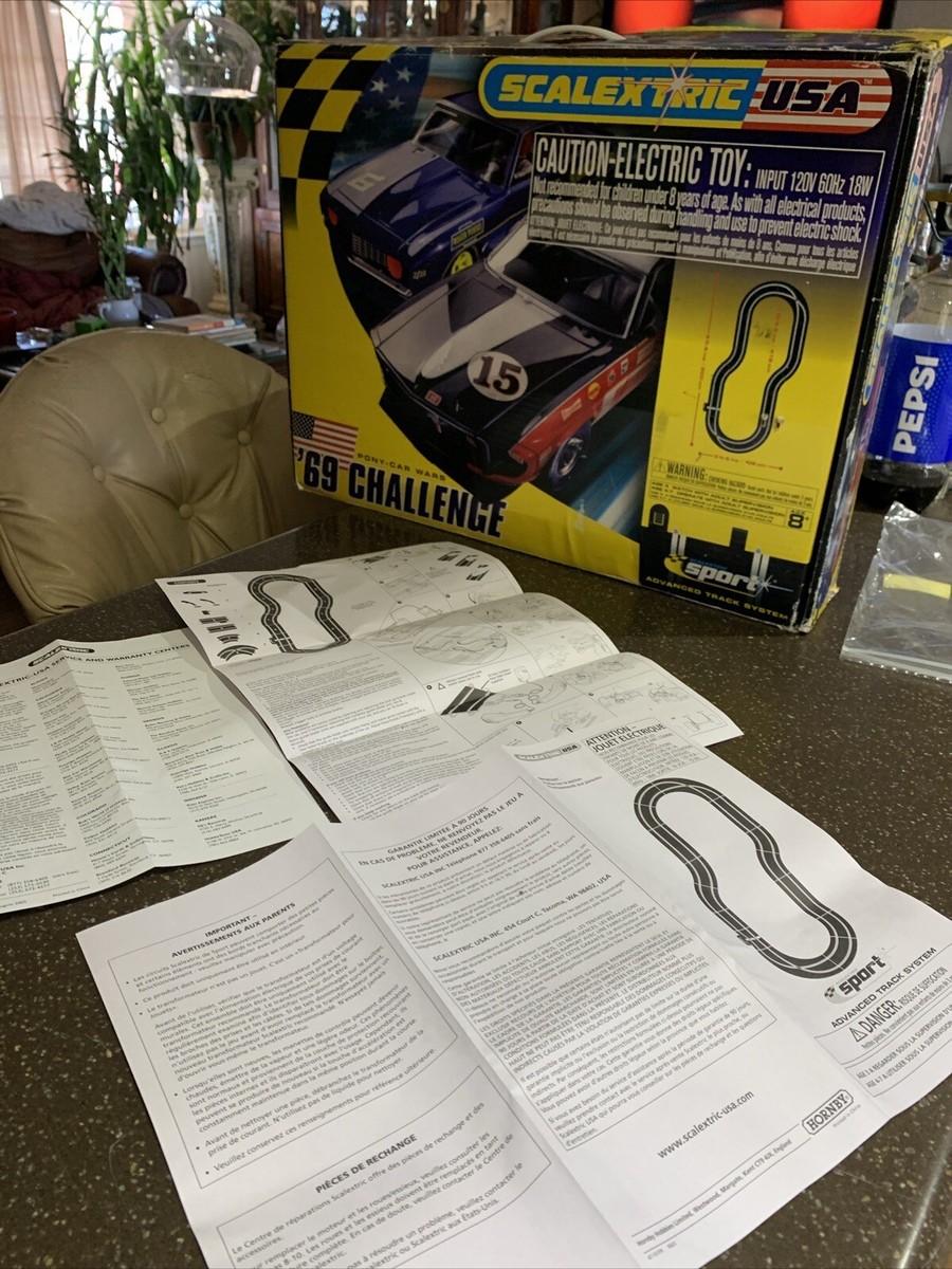 Scalextric Slot Car Set 1/32 69' Challenge . Working
