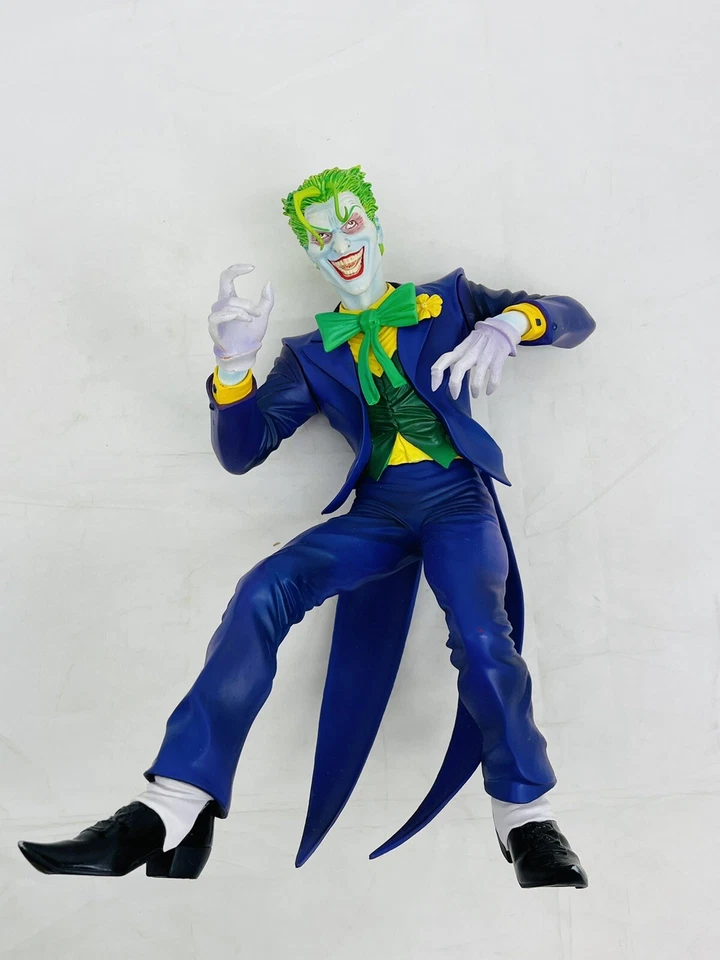 2007 Dc Comics Batman “The Joker” Statue Action Figure by Kotobukiya - Image 3 of 4
