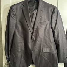 Kenneth Cole Reaction Men  s Gray Suit Jacket 44R  Pants 34Wx32L