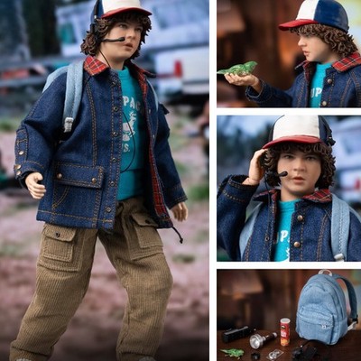 Stranger Things Dustin Henderson 1:6 Figur ThreeZero 23,4 cm OVP Neu