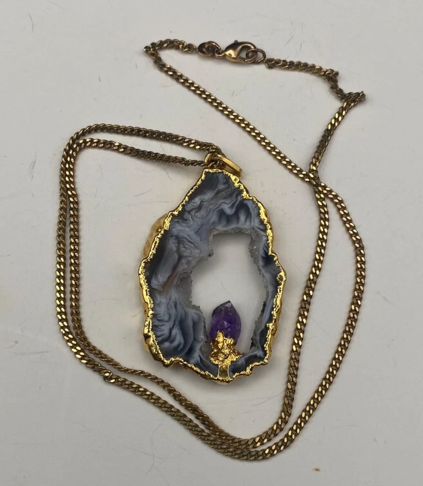 紫水晶玛瑙 Geode Drusy 吊坠项链无镍金色 24 英寸链 — 第 3/4 张图片