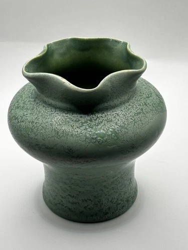 Vintage Red Wing Rumrill Green Vase Fluted Scalloped Rare Find #609