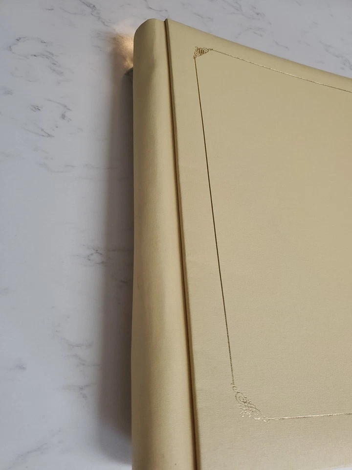 Álbum de recortes Creative Memories 12x12 amarillo con 30 páginas blancas Foto 2 de 4