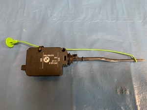 BMW 3er E46 Tanklappenschloss Stellmotor ZV komplett mit Verriegelung 8372240