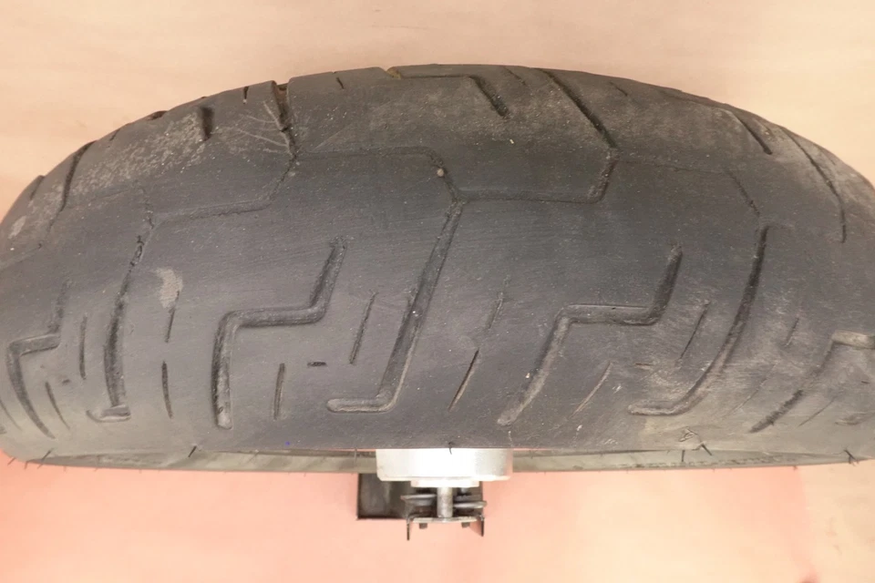 Llanta trasera Dunlop 1995-2006 Harley Sportster 1200 XL1200C 150/80 B16 Foto 2 de 4