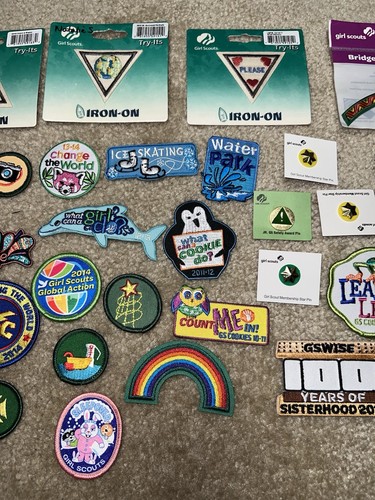 Lot Of 32 Girl Scout Patches & Pins - Picture 4 of 12