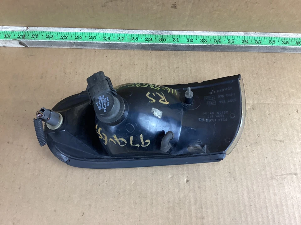 Luz de estacionamiento/esquina señal de giro del lado del pasajero delantero derecho Nissan Quest 1996-1998 Foto 3 de 4