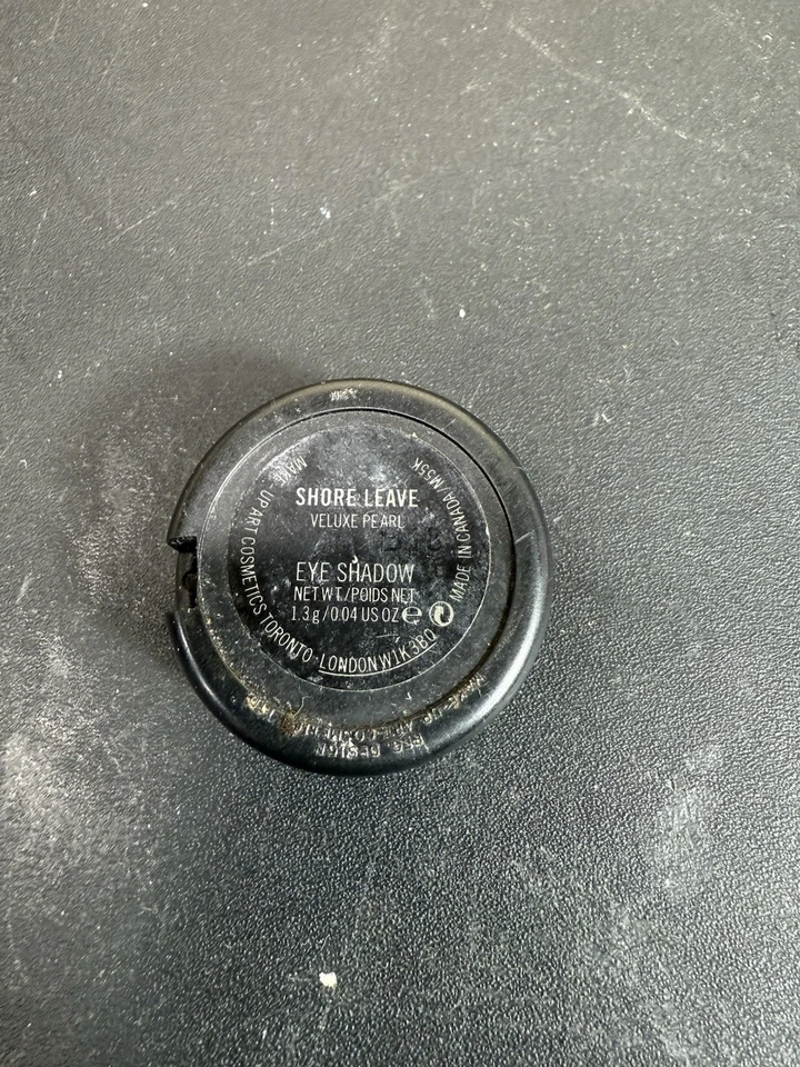 MAC VELUXE PEARL EYESHADOW - SHORE LEAVE - RARE READ - Image 3 of 3