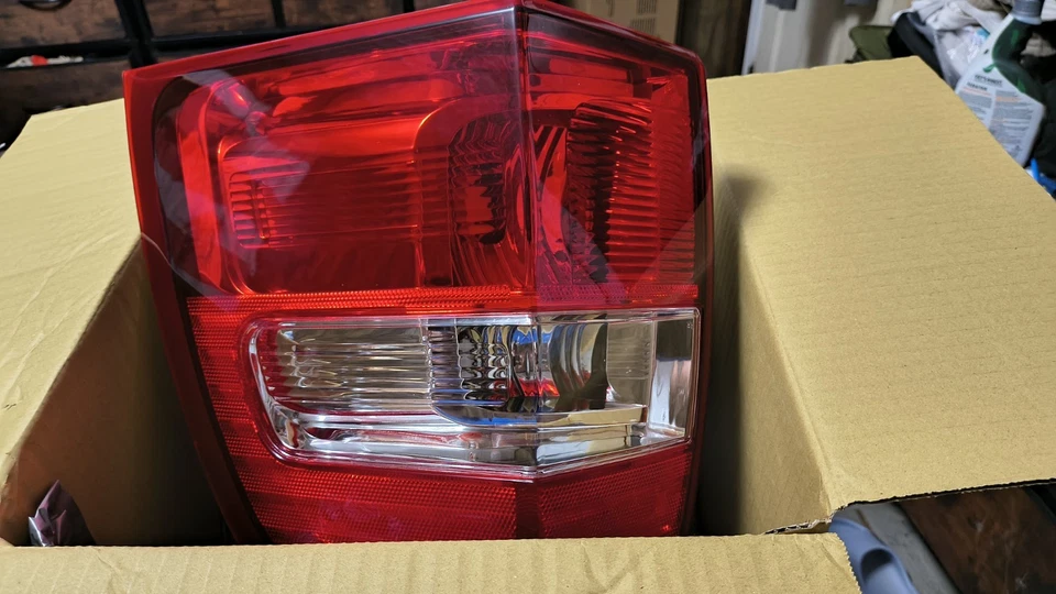 Conjunto de luces traseras laterales izquierda y derecha Ford Expedition 2007-2014 sin bombillas Foto 3 de 4