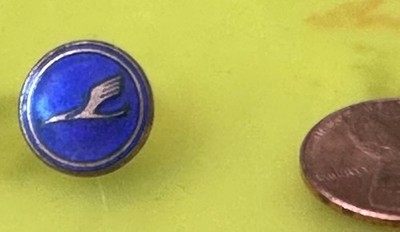 Small Lufthansa Airlines Pin Cloisonné