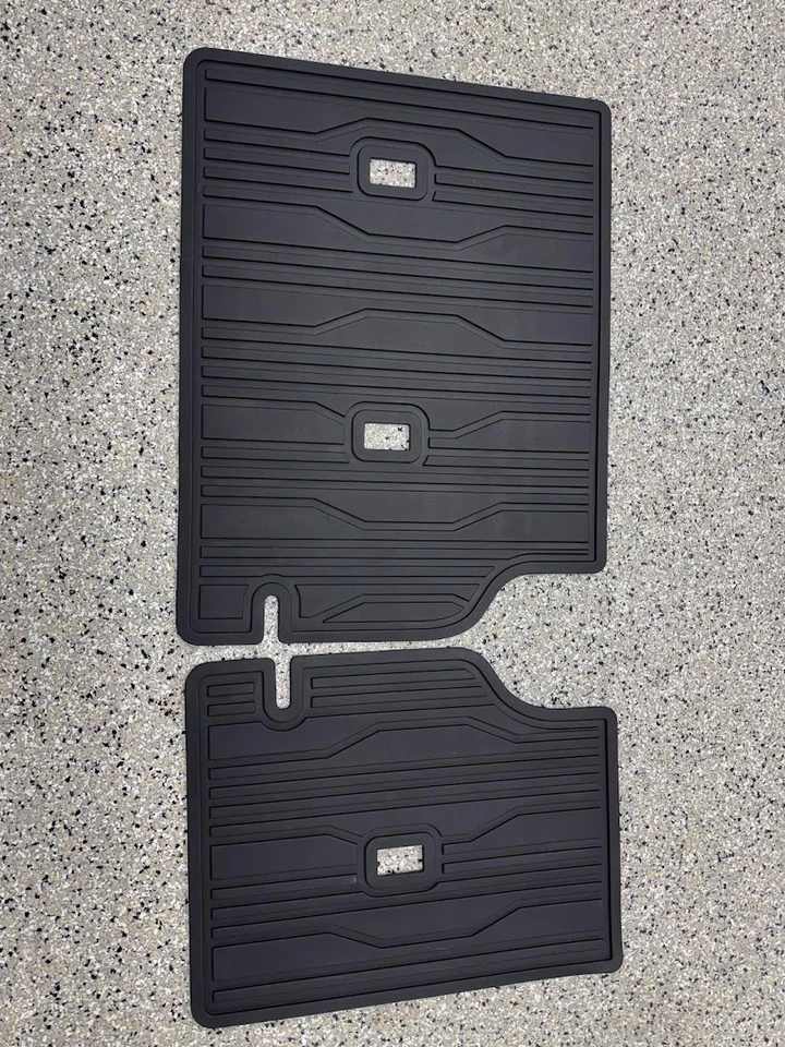 Ford MachE 2022+ accesorios usados (tapetes + parasol) a la venta Foto 3 de 4