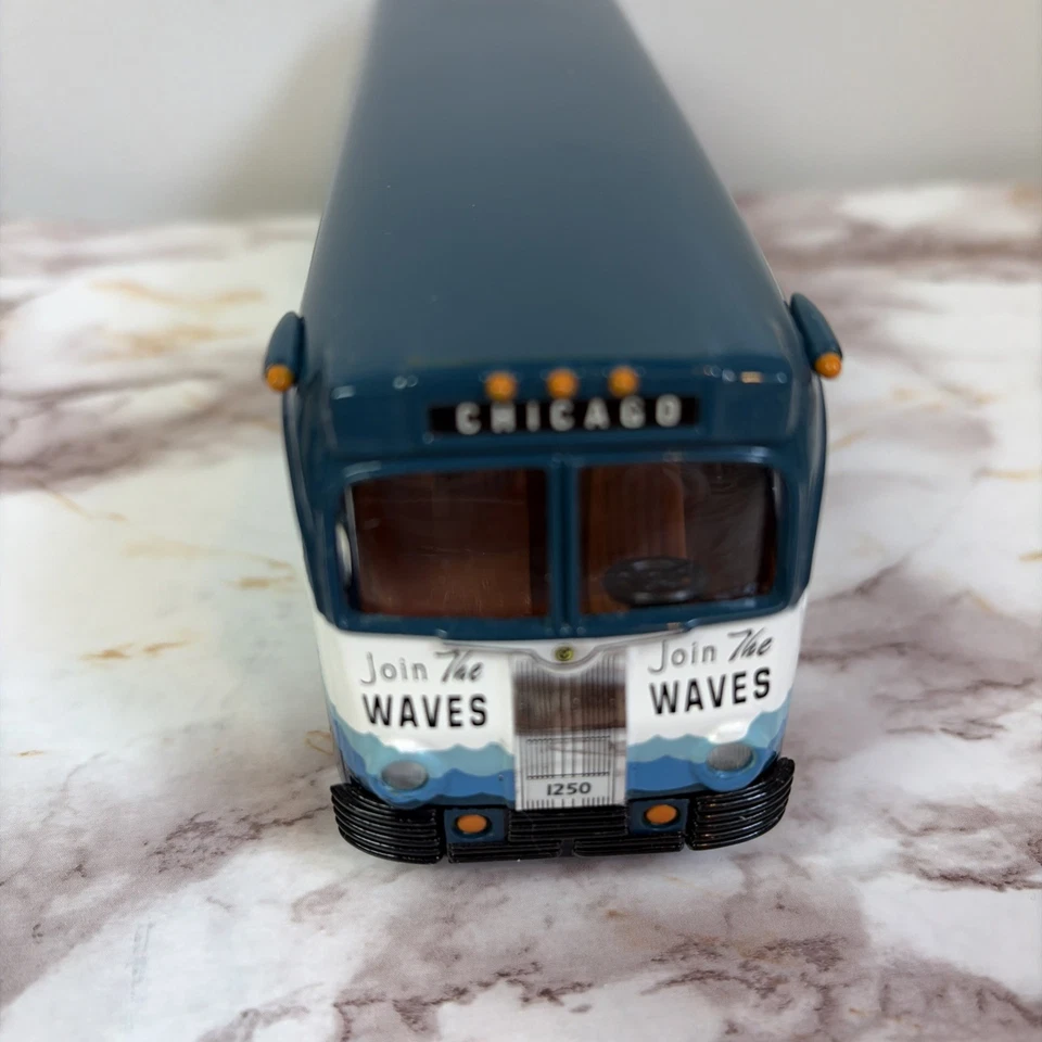 1995 Corgi Classics Greyhound Lines GM  Join The Waves Diecast Bus # 98473 NIB - Image 2 of 4