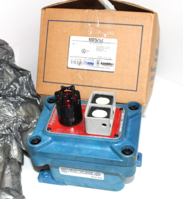  NEW IN BOX APPLETON N2D75J1U2 START/STOP BUTTON  W/PILOT LIGHT 3/4''   USA 