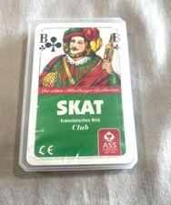 SKAT Club Playing Cards & Plastic Case - 32 Blatt - Franosisches Bild Club - NIP