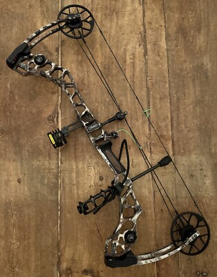 Mathews No Cam HTX - FULLY LOADED!!!   Rest, Sight, Stabilizer, Wrist Sling!!!
