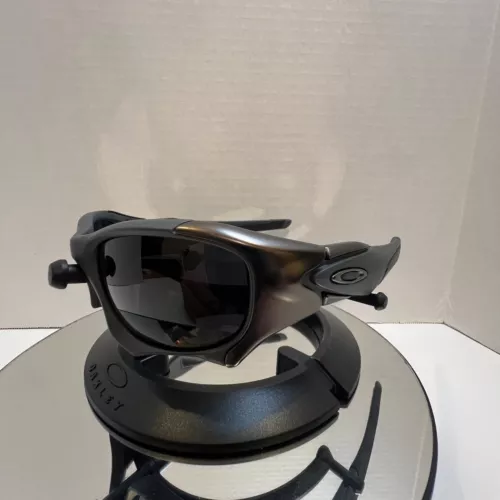 Oakley Pit Boss 2 Sunglasses Gorpcore OO9137-01 Gray Gun Metal New In Box - Picture 7 of 8