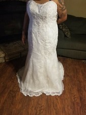 wedding dresses plus size