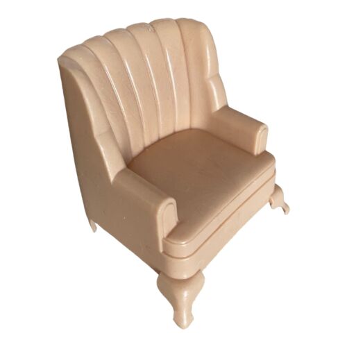 Fauteuil Marx maison de poupée mobilier miniature chaise beige plastique vintage 2,5" - Photo 1/6