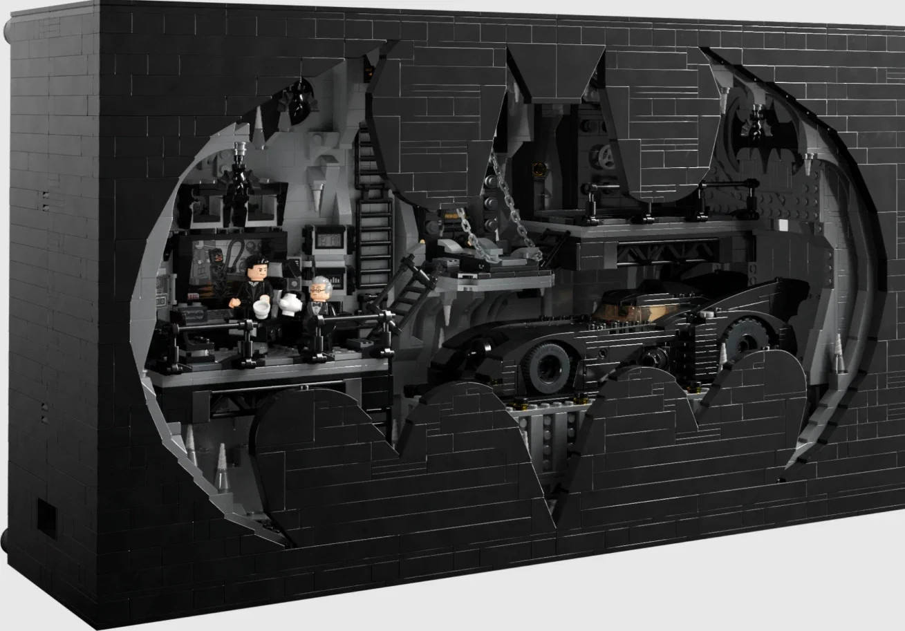 NEW 3981PCS Batman Batcave Shadow Box Building Block Set W/ FIGS