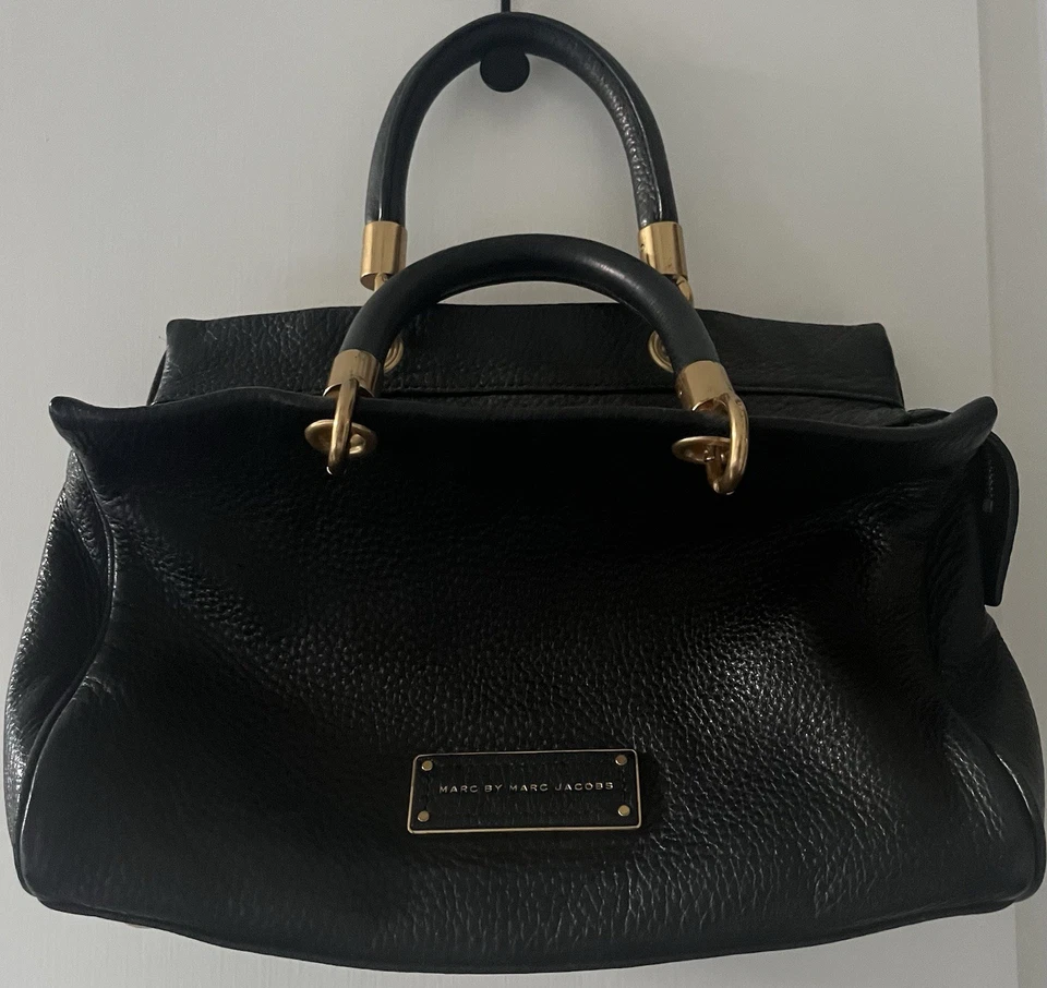 Bolso Cartera Marc Jacobs Cuero Negro Demasiado Caliente para Manar Usado Sin Bandolera Foto 2 de 4