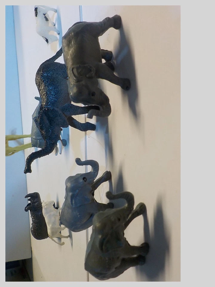 Ho Lot Of 9 Used Animals Elephants Rhinos Girafe Bull & Cow - Image 2 of 4