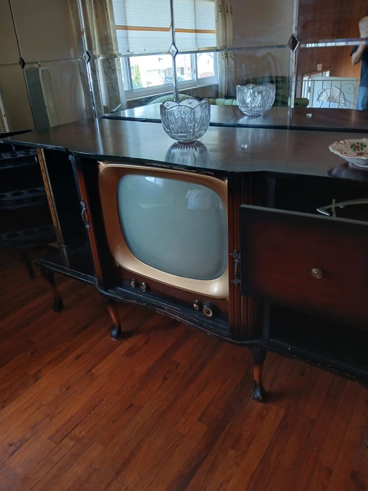 MidMod Credenza / Centro de entretenimiento / hallazgo raro, estéreo, bar, TV! Proyecto Reno Foto 4 de 4