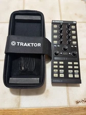 Native Instruments TRAKTOR Kontrol X1 MK2 DJ Controller