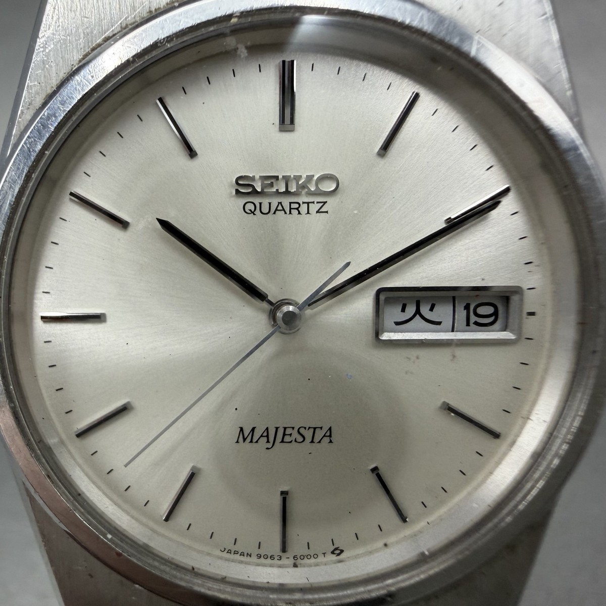 Seiko Majesta Watch Men 32mm Silver Dial Silver Tone Daydate 9063
