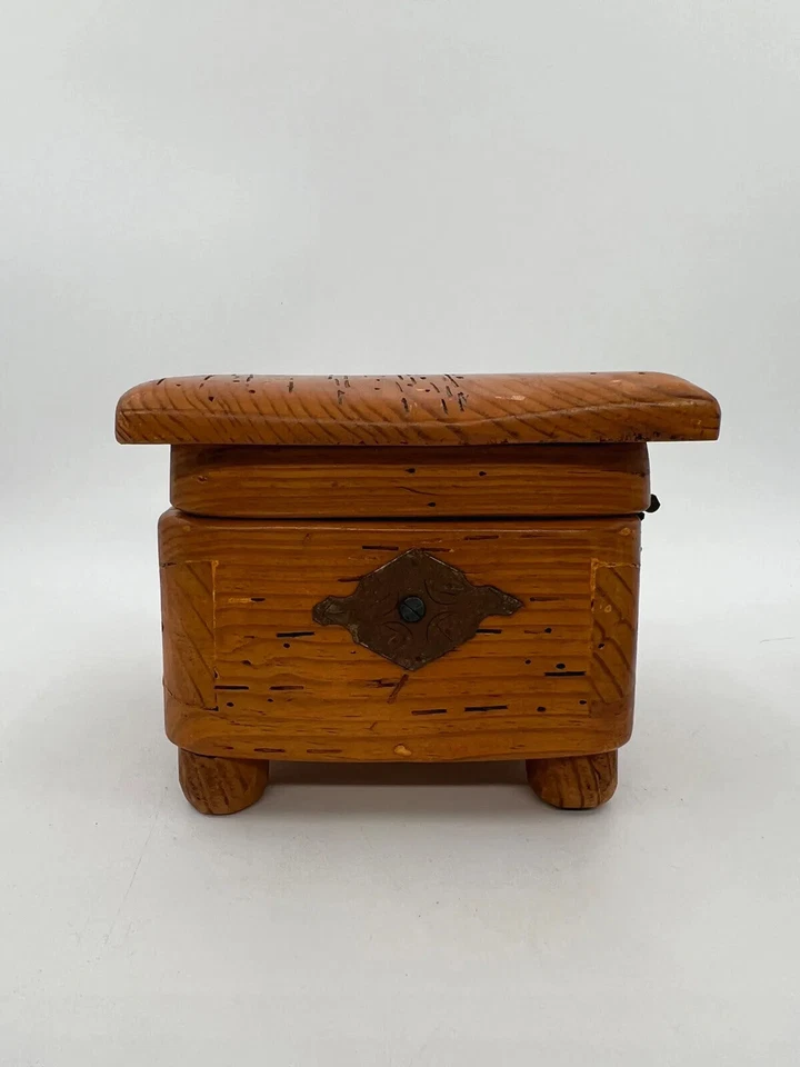 Antique Wormwood Box Bird Motif Handmade Hinged Lid Metal Details 1700s-1800s - Image 4 of 4