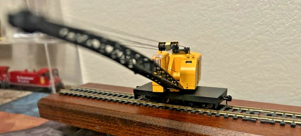 ATSF SANTA FE BLUE CRANE Powered/OPERATING (DC ) HO SCALE PLATINUM - RTR NEW - Image 4 of 4