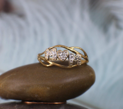 Solid 10K Yellow Gold Mom Ring sz Love Mother Push present