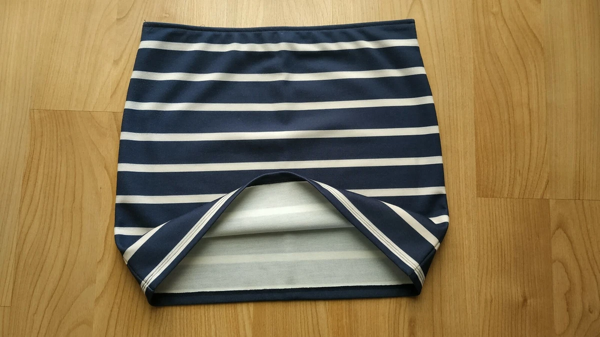 Mini Falda Bershka.Talla M