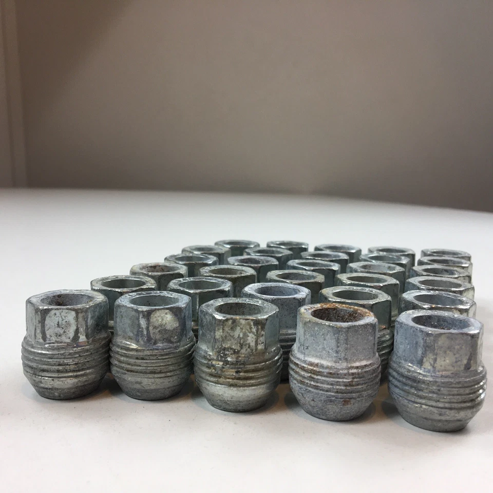 30 tuercas GM C1500 C2500 C3500 rueda delantera Yukon Escalade Chevrolet Tahoe SF 9 Foto 4 de 4